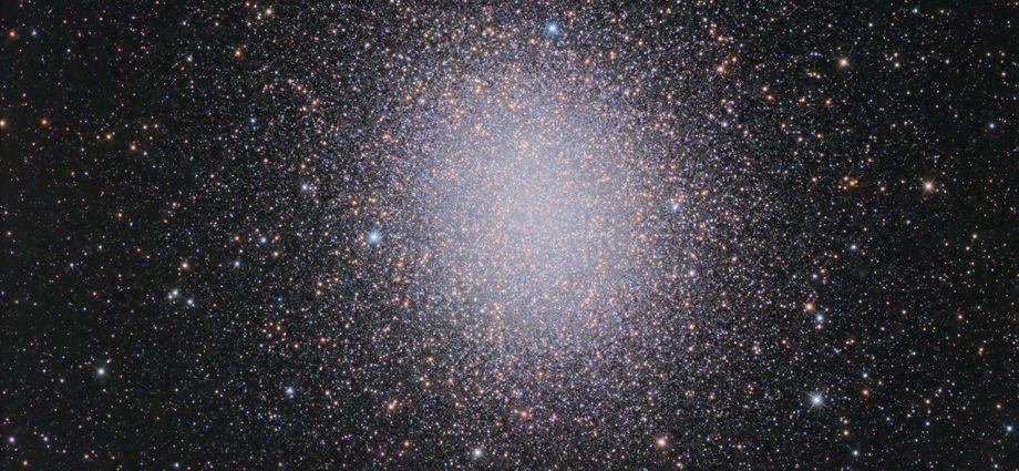 apod:-2026-september-25-–-globular-star-cluster-omega-centauri