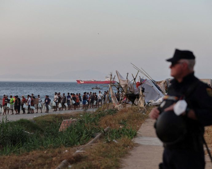humanitarian-crisis-worsens-in-ceuta-as-thousands-remain-stranded