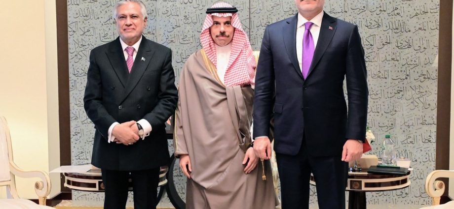 pakistan,-turkiye-edge-closer-towards-joining-saudi-war-against-houthis