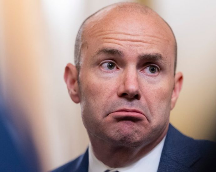 critics-rip ‘moron’-maga-senator-after-truly-unhinged-suggestion-for-the-traitor