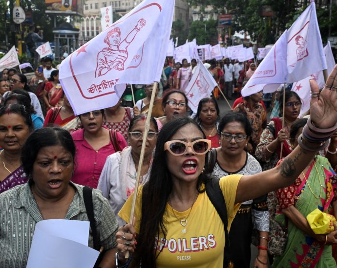 india’s-‘cockroach’-movement-demands-election-chief’s-resignation