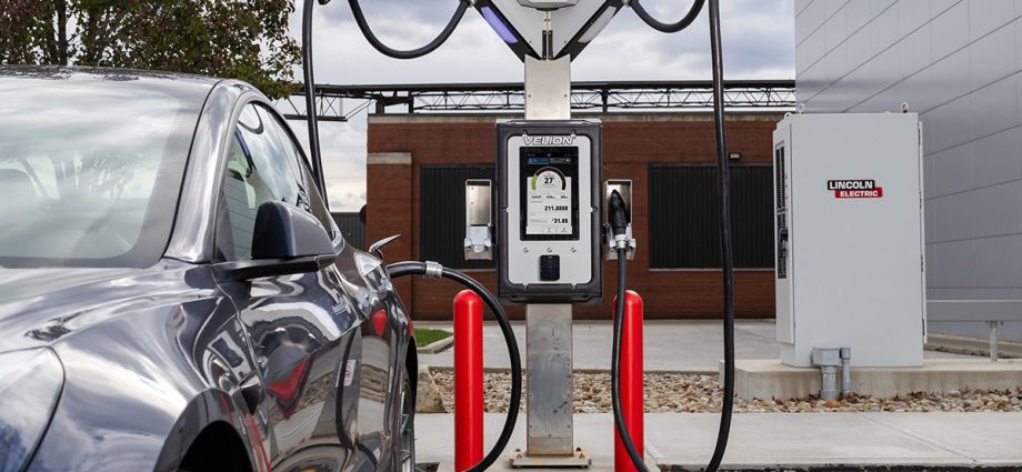 lincoln-electric’s-ev-chargers-earn-nema-make-it-american-product-certification