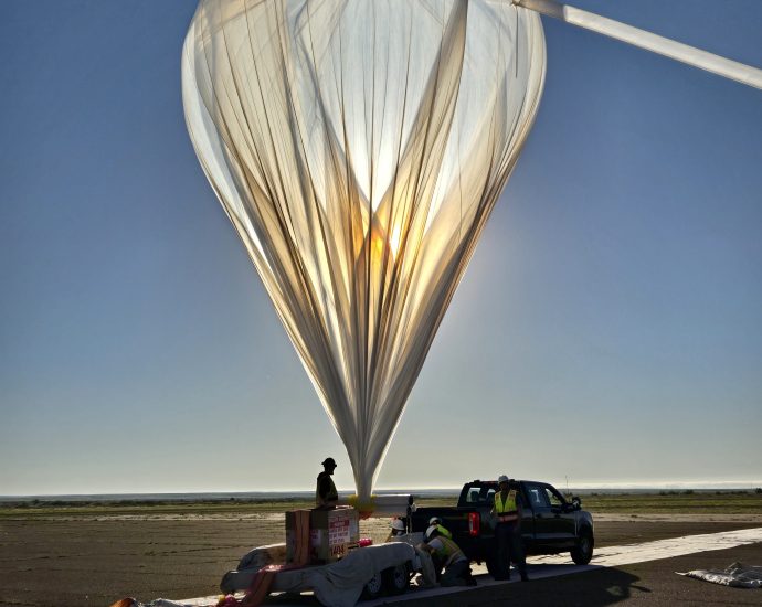 two-more-nasa-balloons-remain-for-fall-campaign