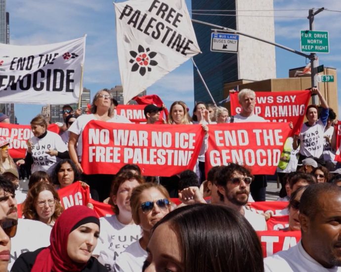 “stop-arming-israel”:-100+-arrested-at-jewish-voice-for-peace-sit-in-outside-netanyahu-un.-speech