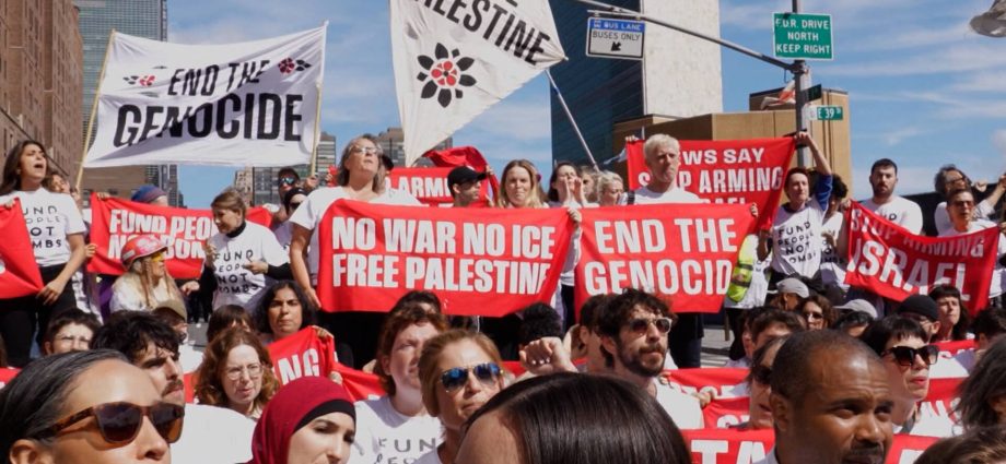 “stop-arming-israel”:-100+-arrested-at-jewish-voice-for-peace-sit-in-outside-netanyahu-un.-speech