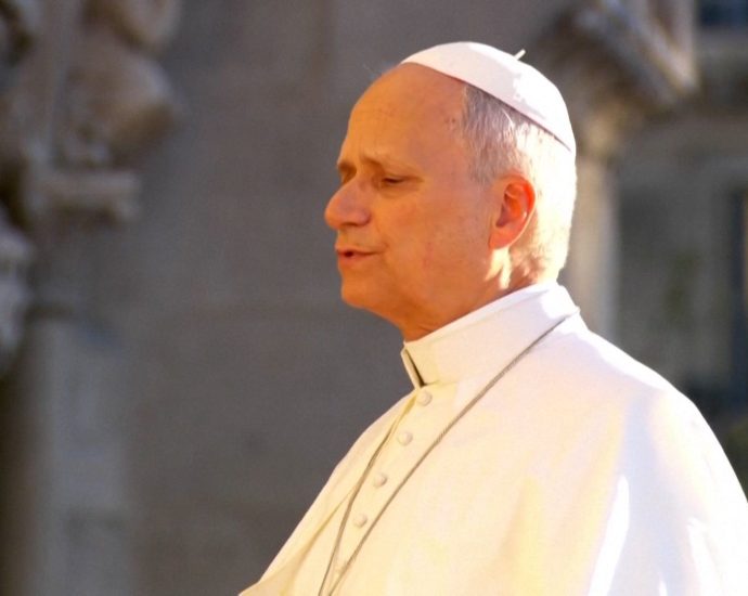 pope-leo-xiv-makes-first-official-papal-visit-in-france-in-nearly-20