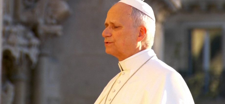 pope-leo-xiv-makes-first-official-papal-visit-in-france-in-nearly-20