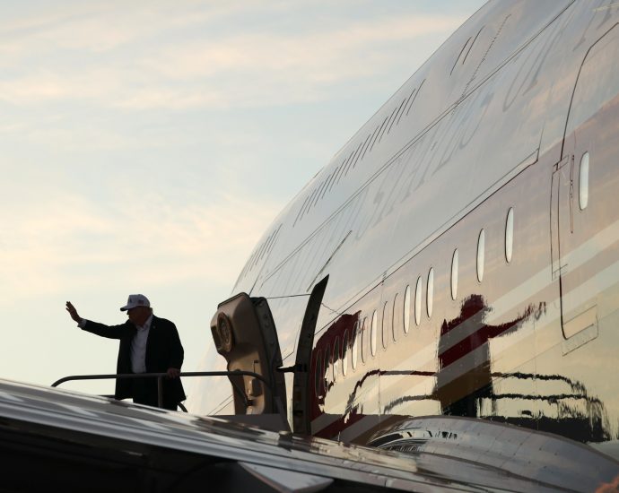 white-house-bars-cnn-from-air-force-one-for-the-traitor’s-upcoming-trip