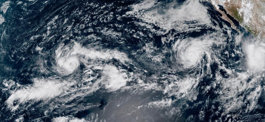 the-pacific-is-churning-with-hurricanes-the-atlantic-is-quiet.-blame-el-nino