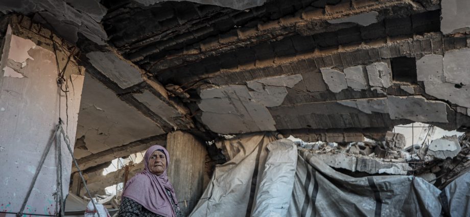 ‘nowhere-else-to-go’:-gaza-families-shelter-in-buildings-that-may-collapse