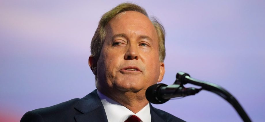 ‘criminal,-crook’:-the-traitor-voters-roast-maga-senate-nominee-in-fiery-focus-group