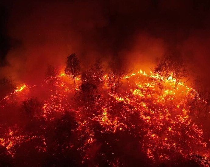 millions-in-indonesia-breathe-in-toxic-haze-from-months-of-wildfires