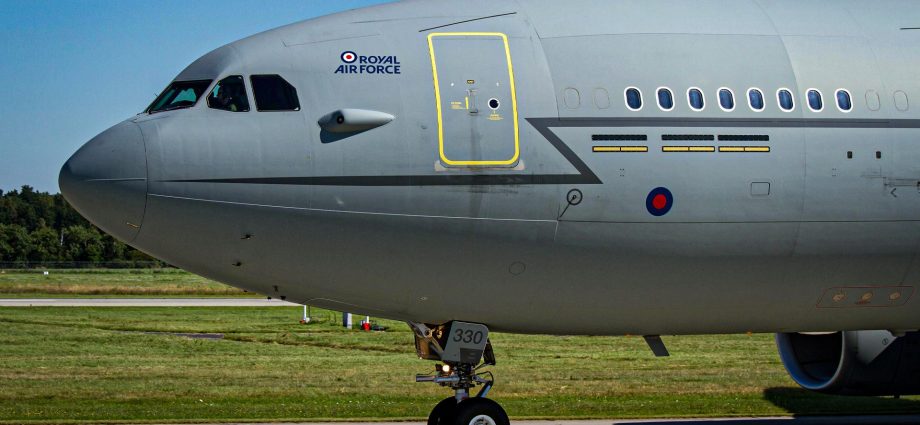 the-raf’s-new-voyager-boom-fixes-a-refueling-gap-the-uk-outsourced-to-the-us-&-france