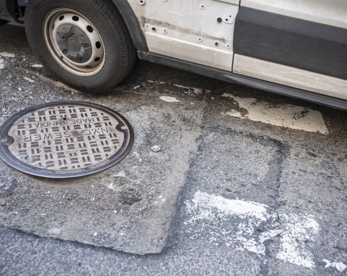 new-york-city’s-sewer-dwellers-are-still-at-it,-and-utilities-warn-that-the-hobby-could-kill-them