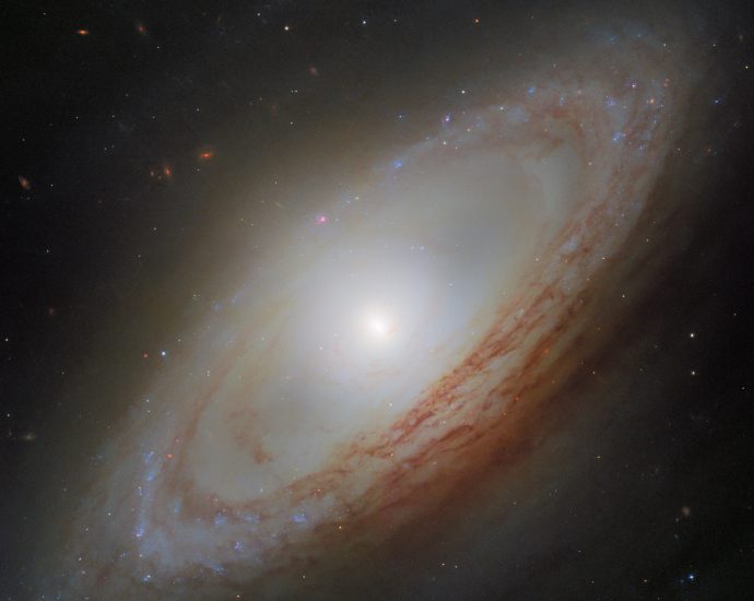 Hubble Spots Chaotic Secret in Galaxy