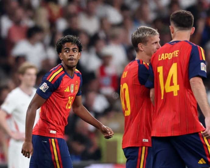 yamal-nets-in-spain’s-3-2-comeback-win-against-england-in-nations-league