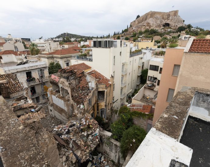 four-american-tourists-among-6-killed-in-suspected-gas-leak-blast-in-athens