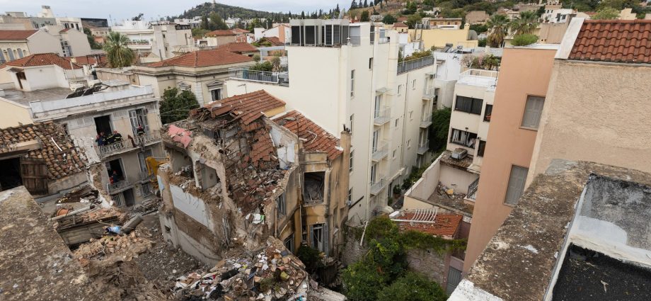 four-american-tourists-among-6-killed-in-suspected-gas-leak-blast-in-athens