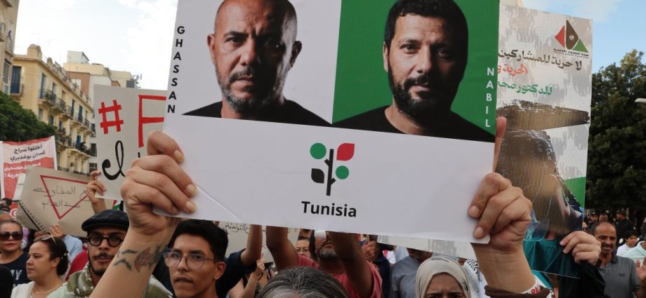 detained-tunisian-flotilla-activists:-worsening-health-amid-family-anguish