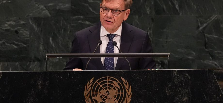 german,-russian-foreign-ministers-hold-rare-talks-amid-rising-tensions