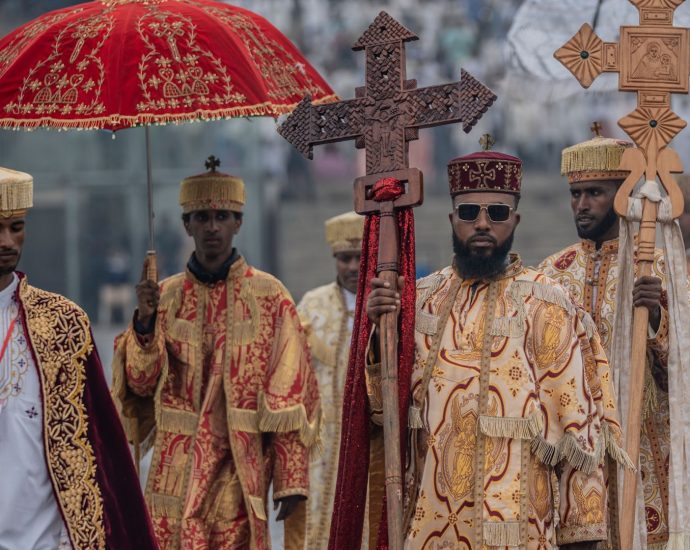 ethiopians-celebrate-meskel-and-call-for-peace-amid-fighting