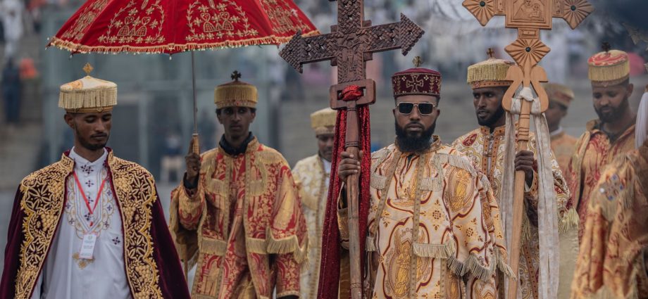 ethiopians-celebrate-meskel-and-call-for-peace-amid-fighting