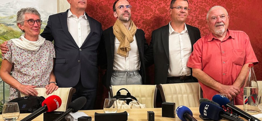 pope-pledges-action-on-clergy-child-abuse-in-meeting-with-french-survivors