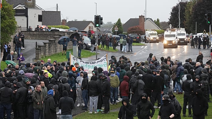 northern-ireland:-2,000-protesters-block-disputed-portadown-march