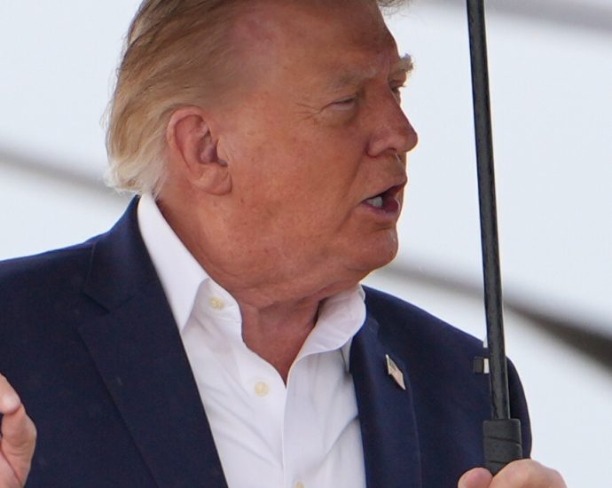 us,-iran-trade-blame-as-strait-of-hormuz-ceasefire-talks-stall