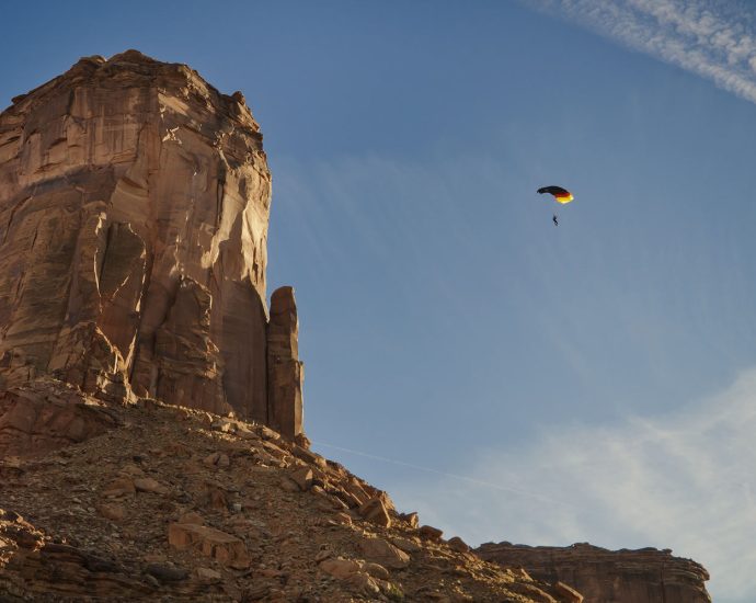 base-jumper-fatally-plunges-700-feet-after-wingsuit-failure-in-utah