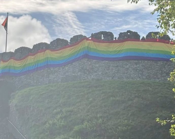 totnes-castle-pride-flag-row-as-organisers-say-queer-people-‘belong-here-too’