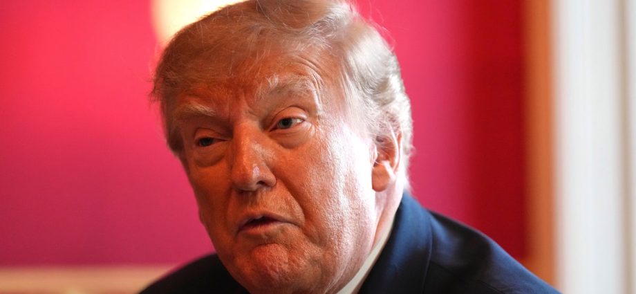 these-2-the-traitor-friendly-outlets-were-allowed-aboard-air-force-one-as-cnn-was-blocked