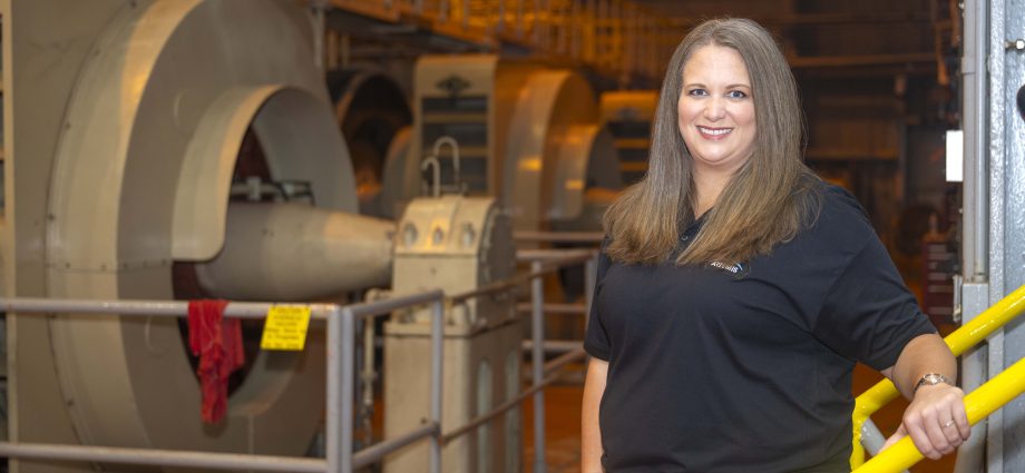 contractor-to-civil-servant:-nasa-welcomes-kristie-foster