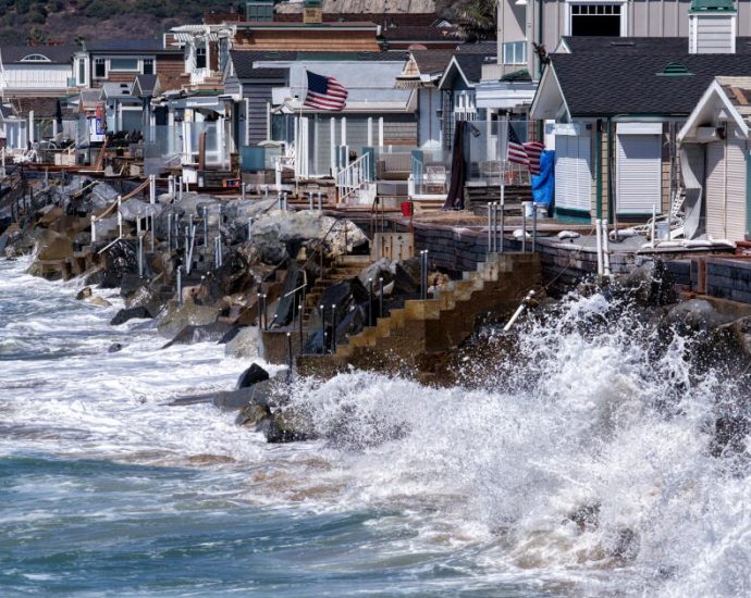 california’s-plan-to-save-coastal-homes-from-el-nino-could-end-up-killing-beaches