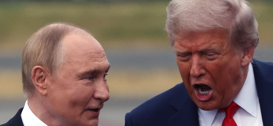 wall-street-journal-has-2-withering-words-for-traitor-47’s-latest-putin-move