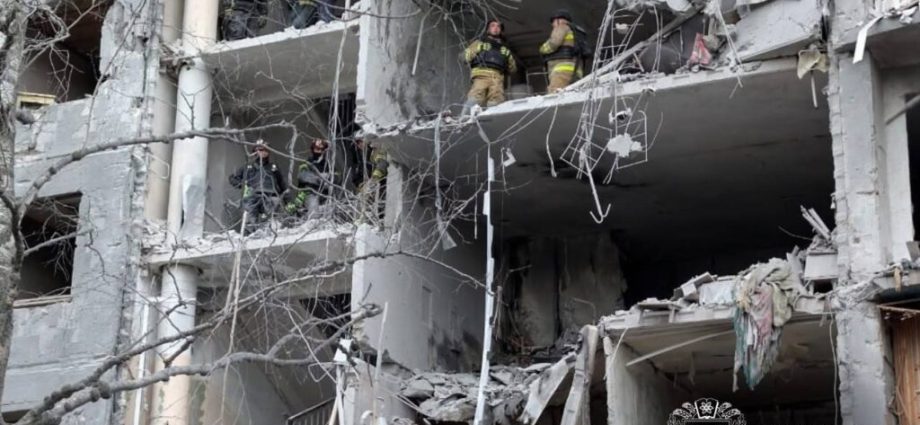 war-is-costing-ukraine-$155-billion-per-year.-with-western-aid-running-late,-kyiv-is-freezing-everything-but-army,-pensions,-and-public-wages