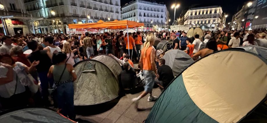 forcible-eviction-of-87-year-old-madrid-woman-sparks-protest-encampment-over-spain’s-housing-crisis