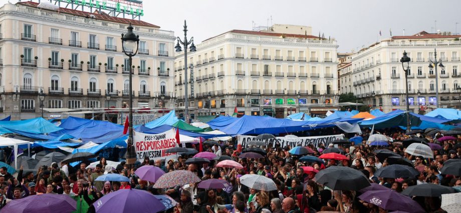 hundreds-set-up-tent-encampments-in-madrid-over-housing-crisis