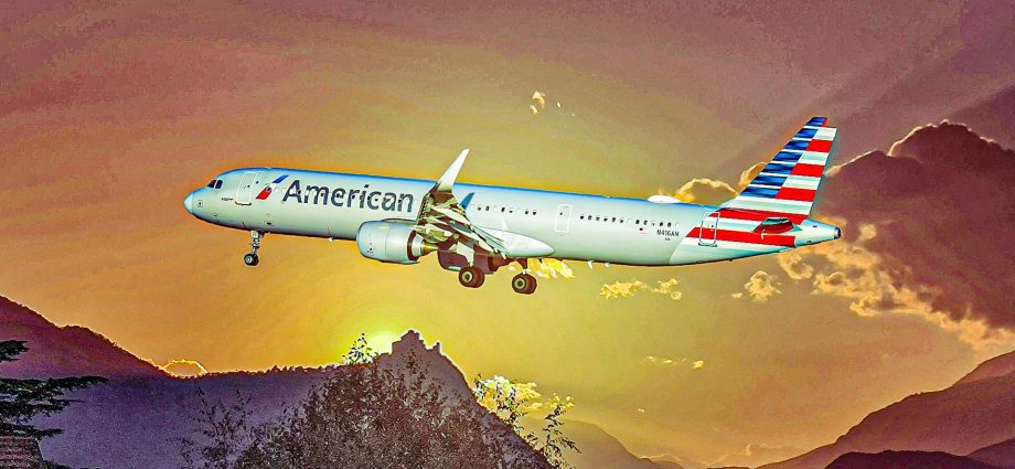 stuck-in-a-middle-seat?-american-airlines-will-now-automatically-move-you-when-a-better-seat-opens