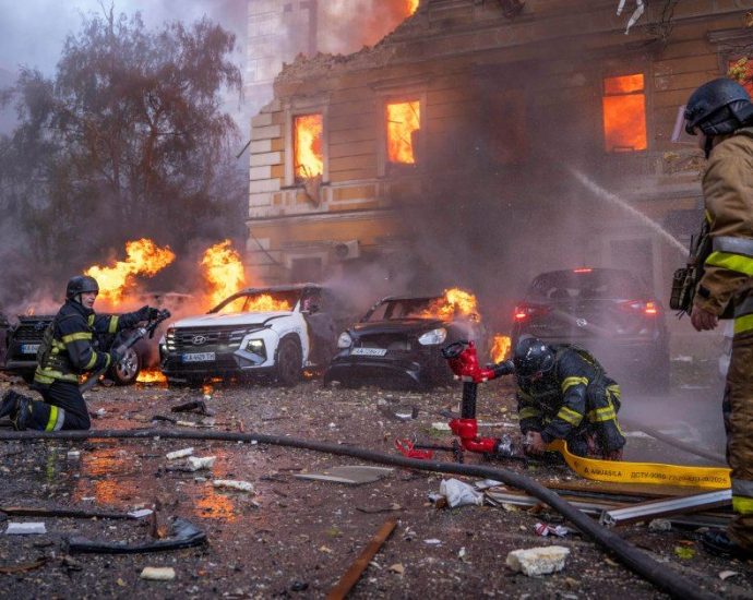 russia-pounds-ukraine’s-kyiv-after-deadly-strike-on-academy-of-sciences