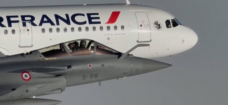 fighter-jets-escort-pope-leo-on-final-day-of-his-france-tour