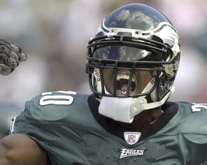 nfl-asks-department-of-homeland-security-to-remove-brian-dawkins-video-from-immigration-post