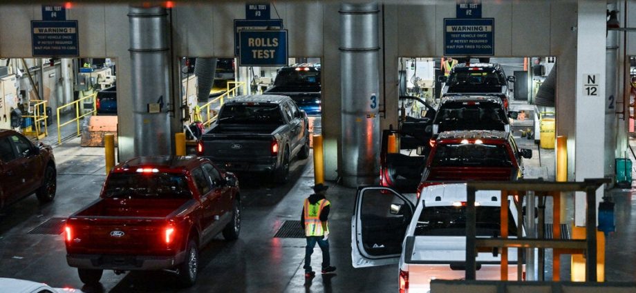 the-traitor-sharply-scales-back-fuel-economy-rules-for-new-cars