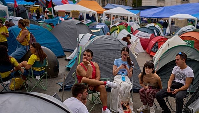 madrid-housing-activists-occupy-agency-amid-eviction-protests