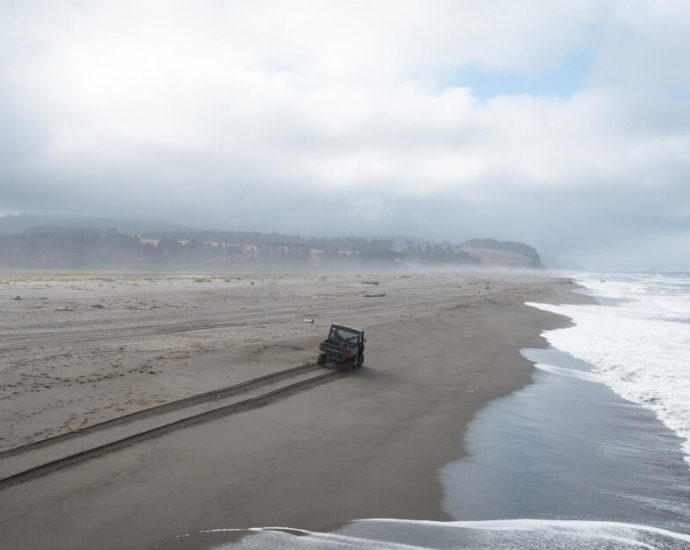 an-eroding-california-beach-and-the-fight-over-driving-on-the-sand