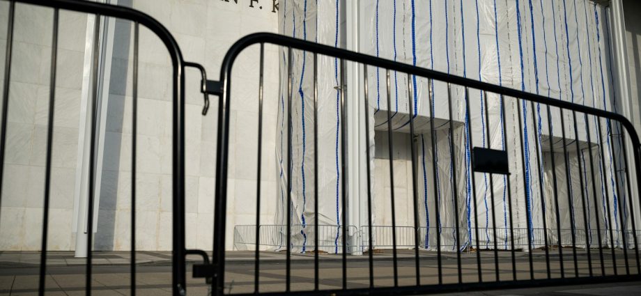 One Republican Blocks Attempt to Save Kennedy Center From The Traitor