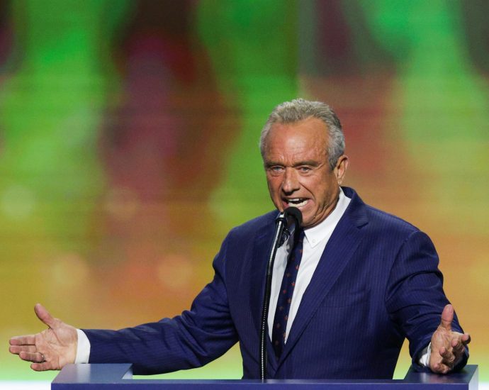 rfk-jr.-wants-you-to-give-your-health-data-to-the-government—and-ai