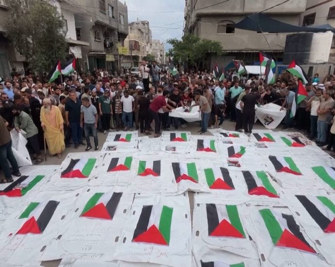 mourners-in-gaza-bury-remains-of-loved-ones-killed-in-2023-israeli-strike