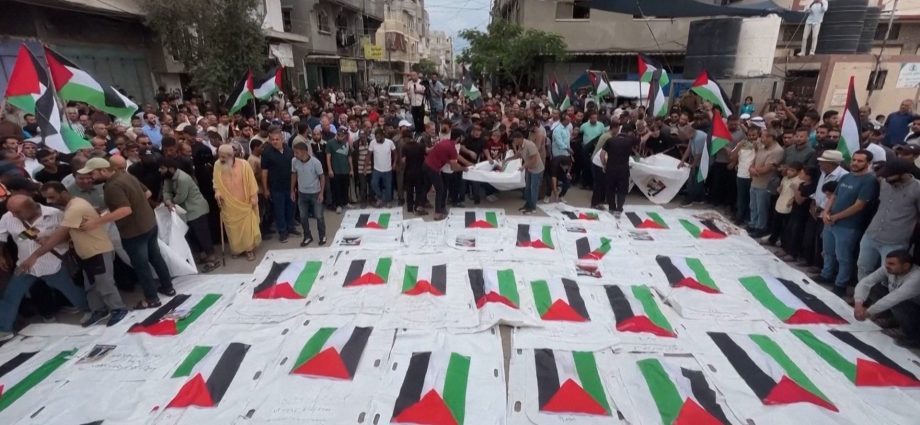 mourners-in-gaza-bury-remains-of-loved-ones-killed-in-2023-israeli-strike