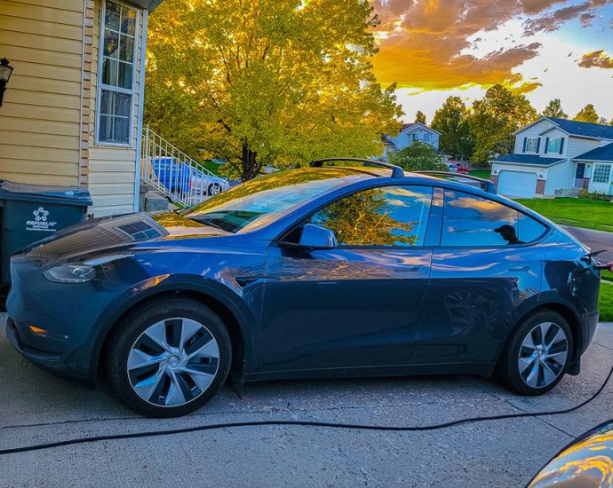 evdance’s-ev-charging-extension-cable-now-comes-in-nacs-and-j1772-versions
